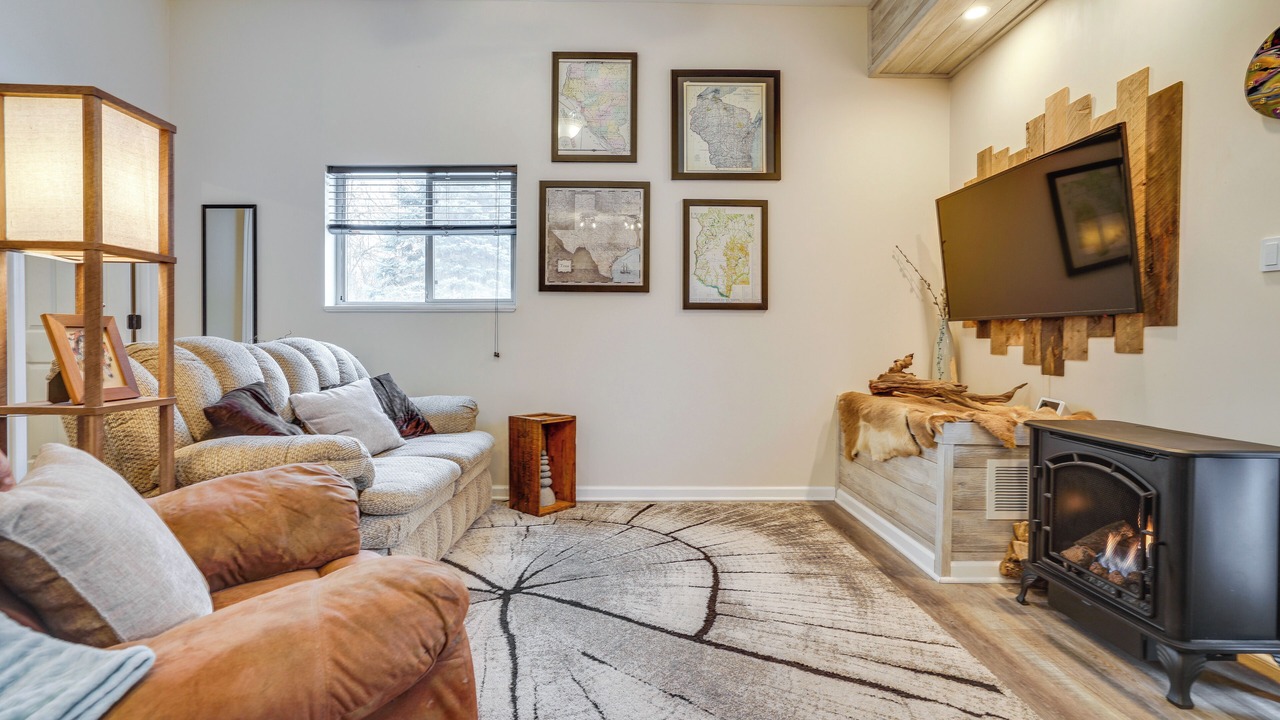 Photo of Livingroom in Ellsworth