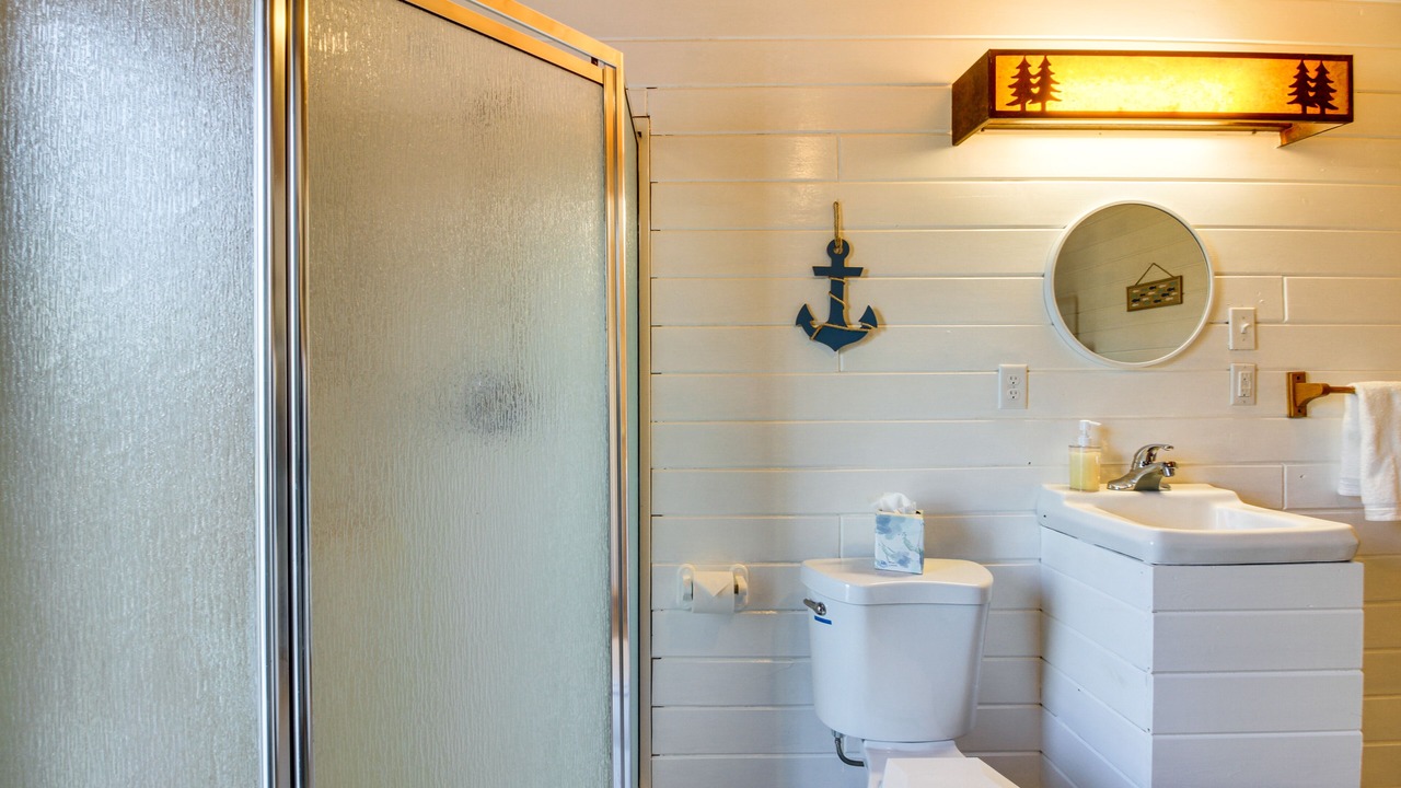Photo of Bathroom in Garrison