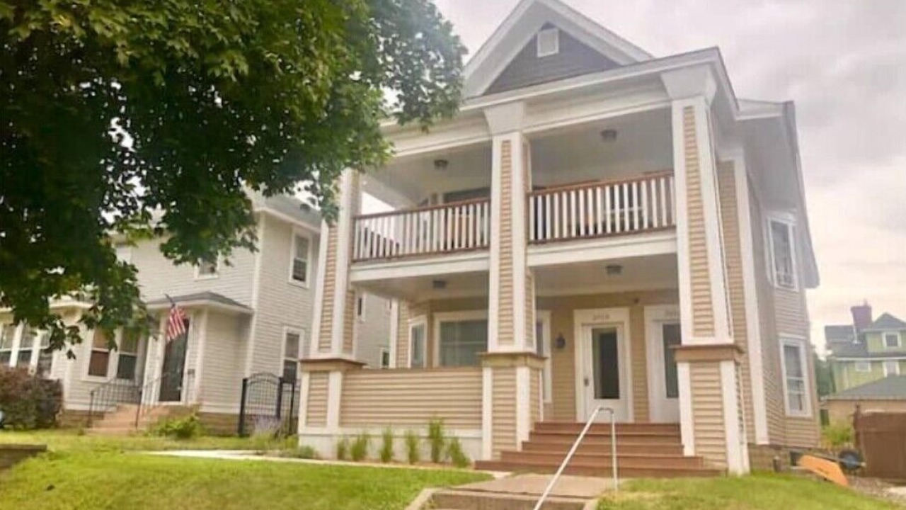 Photo of Outdoor in Lowry Hill East