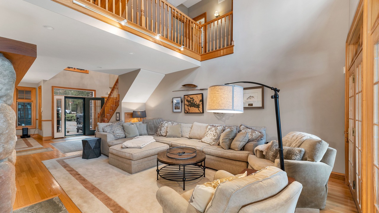 Photo of Livingroom in Moultonborough