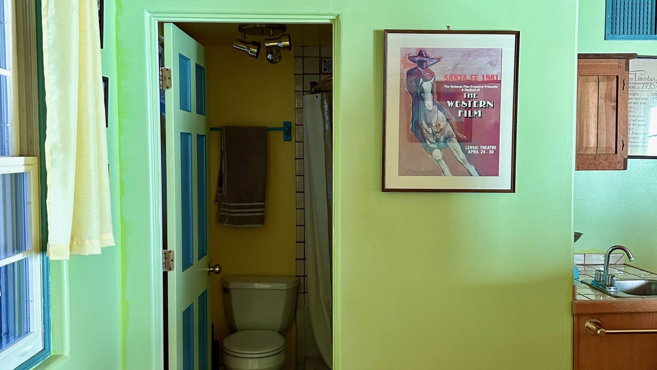 Photo of Bathroom in Canoncito