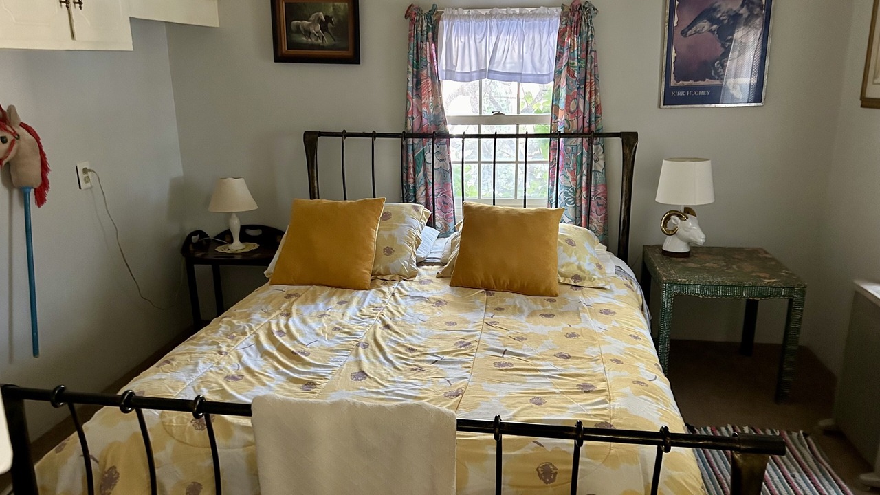 Photo of Bedroom in Canoncito