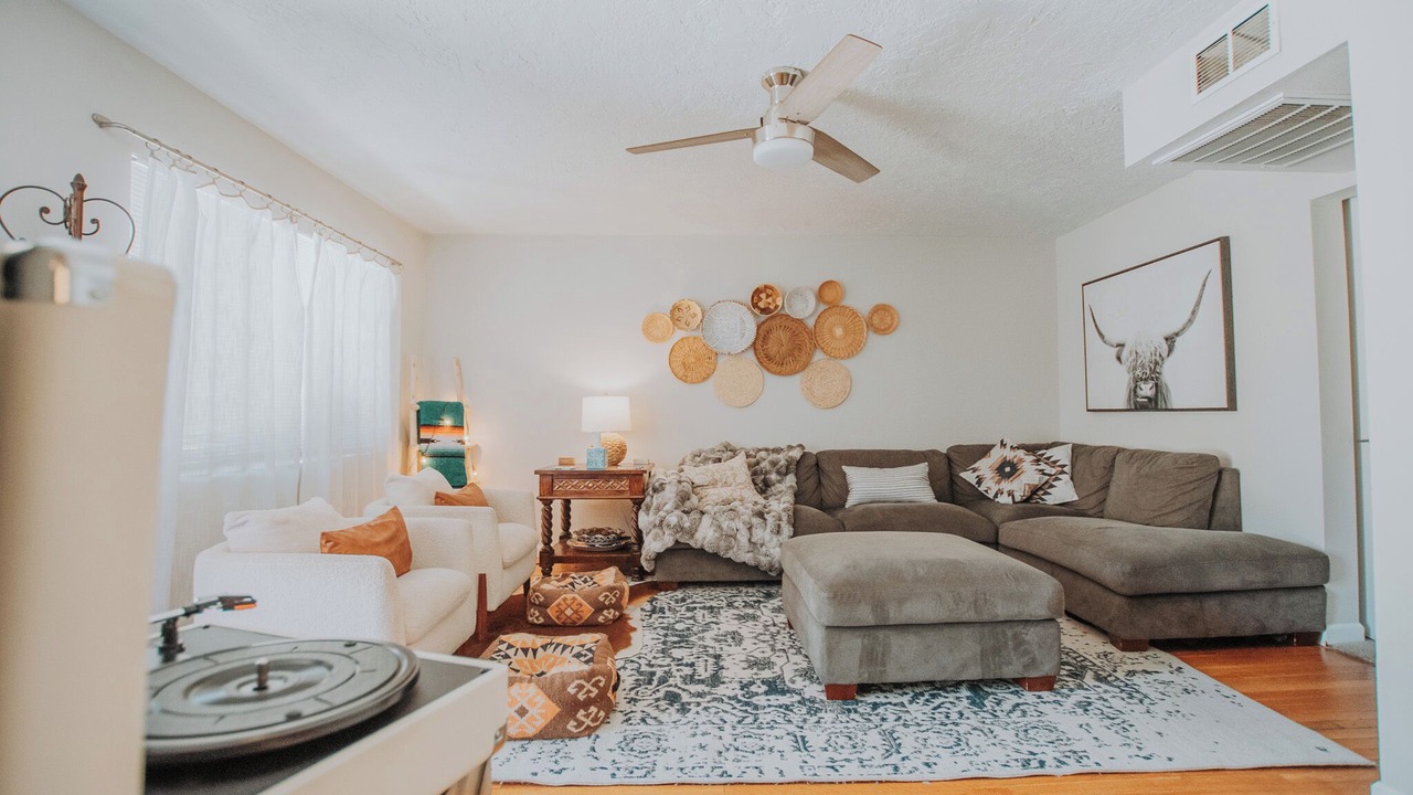 Photo of Livingroom in Westside