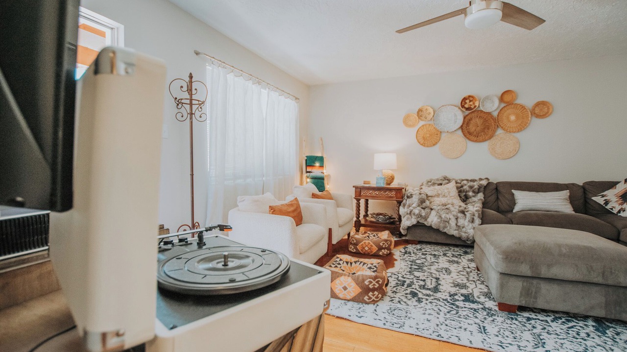 Photo of Livingroom in Westside