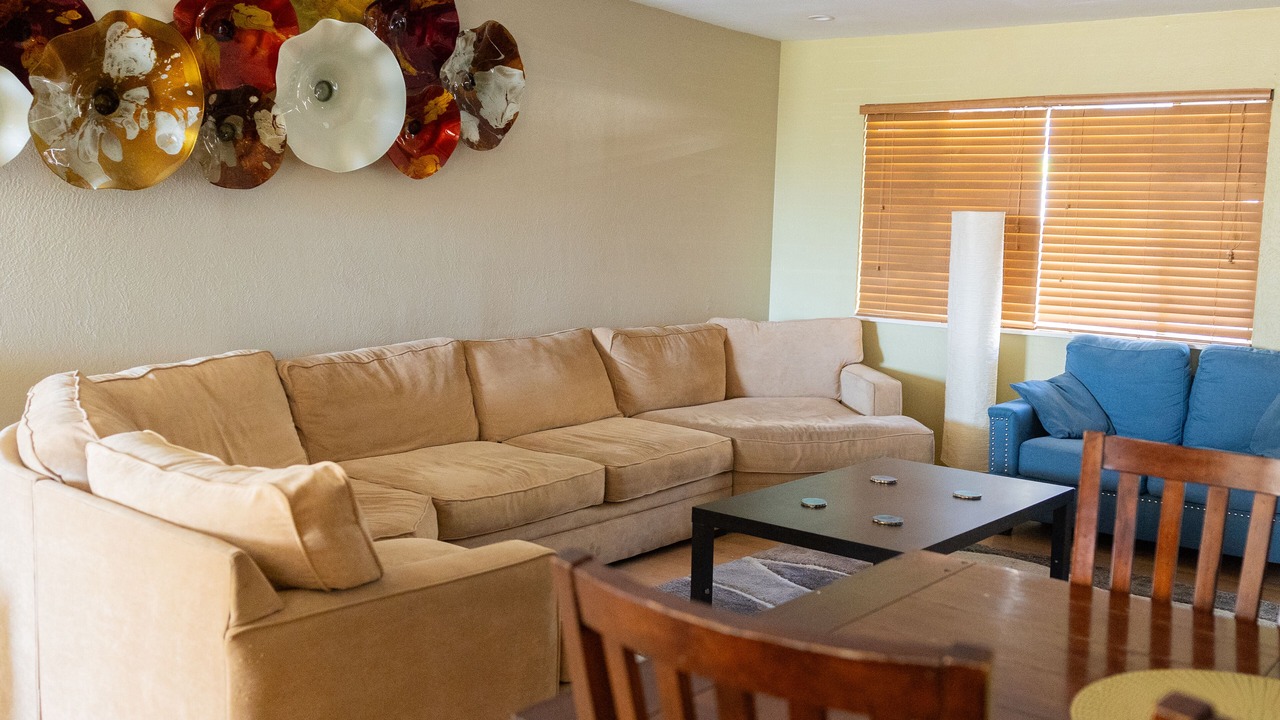Photo of Livingroom in Highland Business