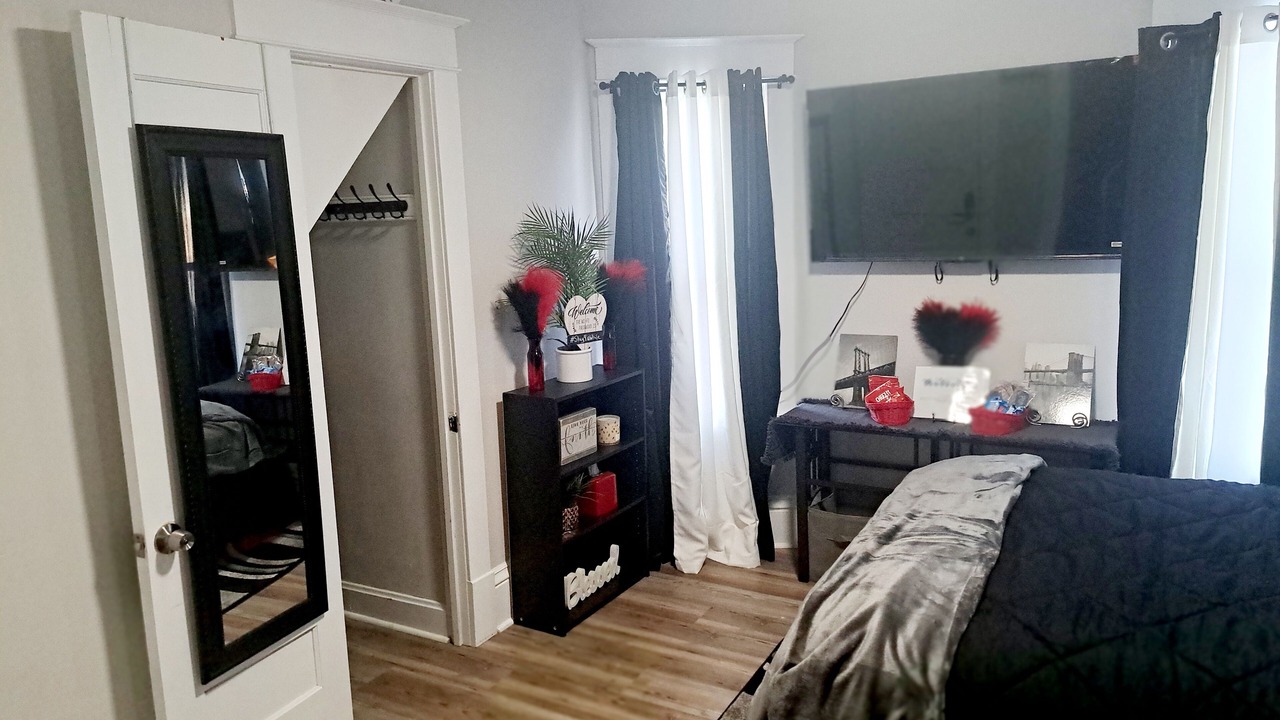 Photo of Bedroom in Midway
