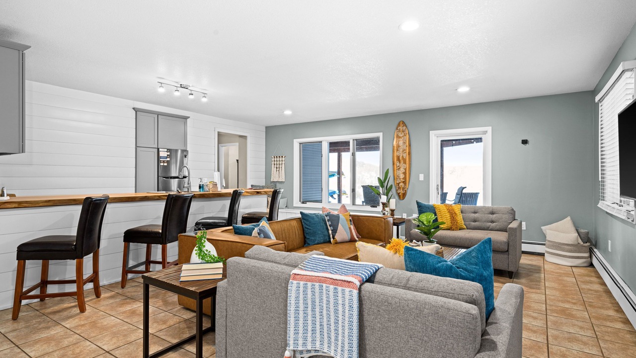 Photo of Livingroom in St. Louis County