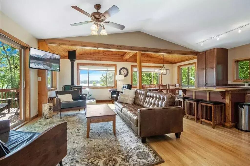 Photo of Livingroom in Rush City