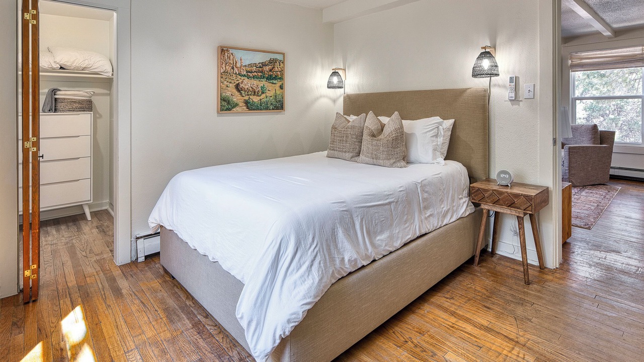 Photo of Bedroom in Tesuque
