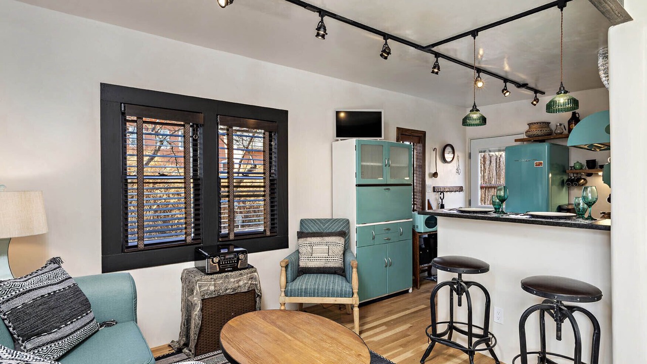 Photo of Livingroom in Historic Eastside