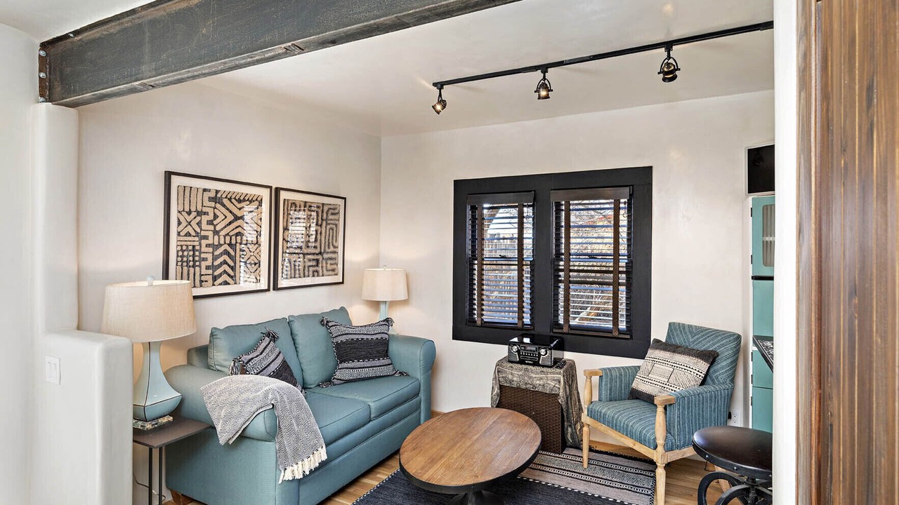 Photo of Livingroom in Historic Eastside