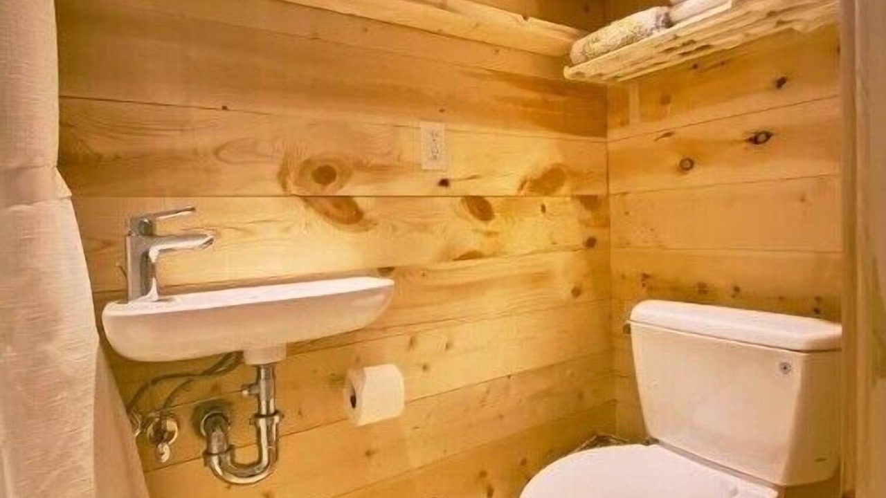 Photo of Bathroom in Arroyo Hondo