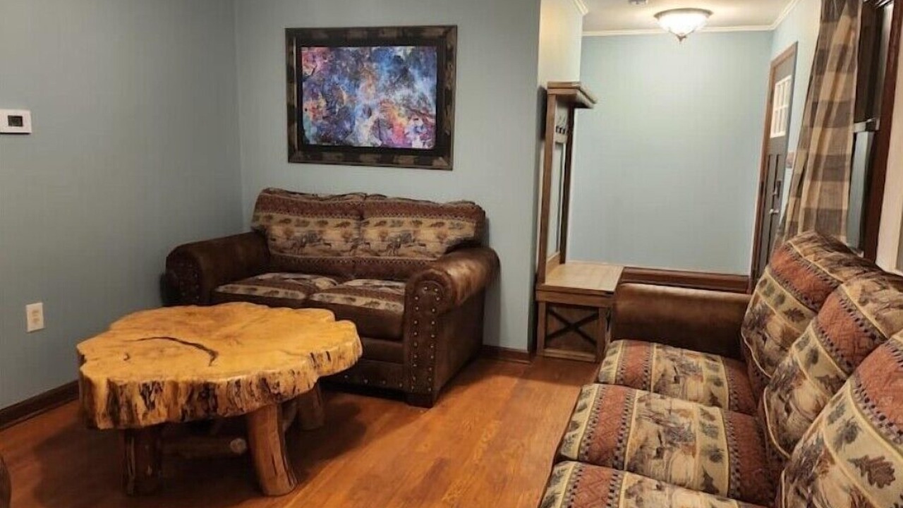 Photo of Livingroom in Queensbury