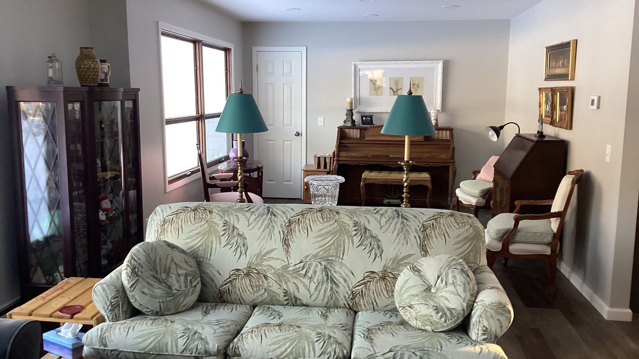 Photo of Livingroom in Herron