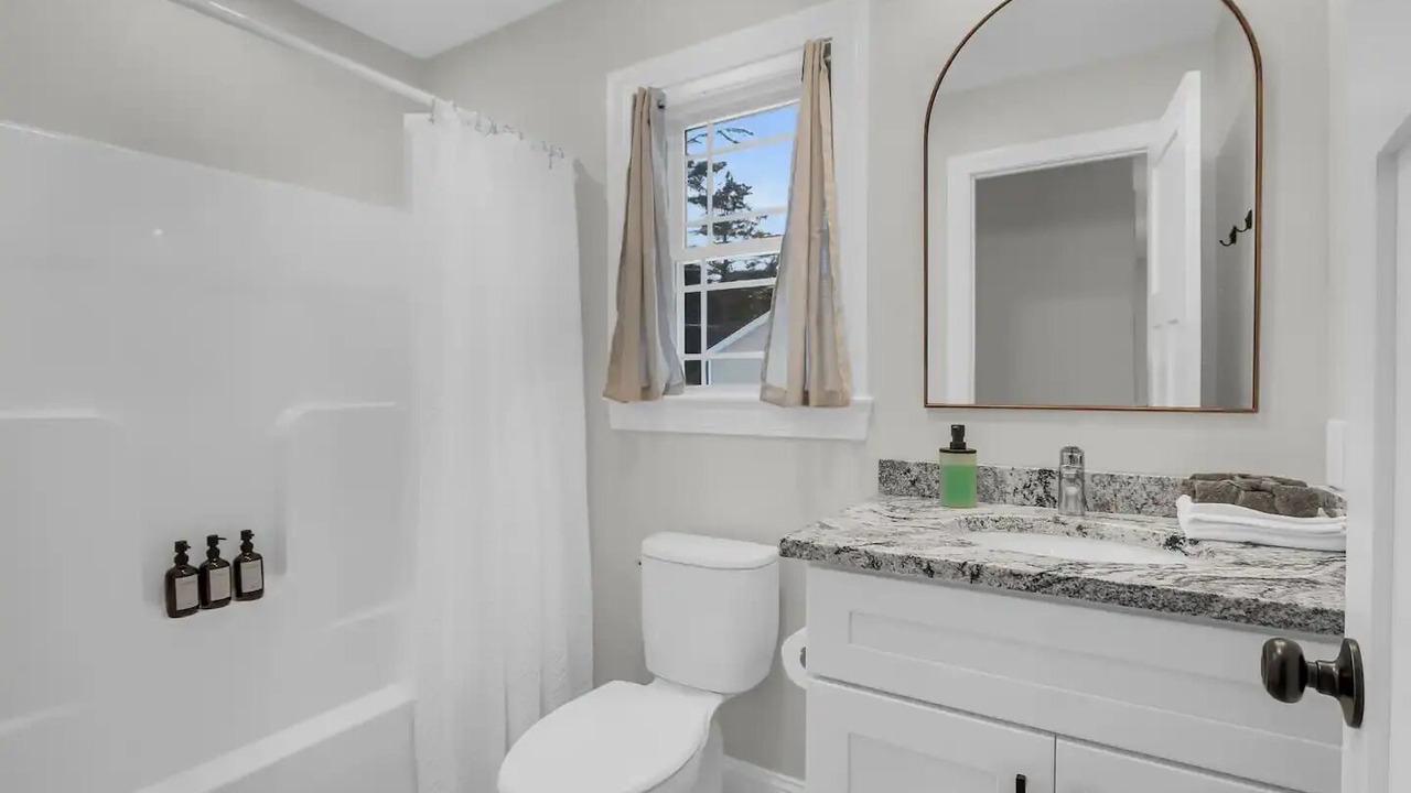 Photo of Bathroom in Athol