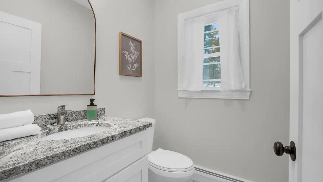 Photo of Bathroom in Athol