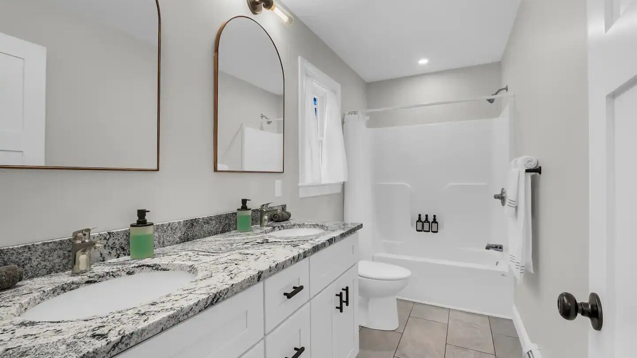 Photo of Bathroom in Athol