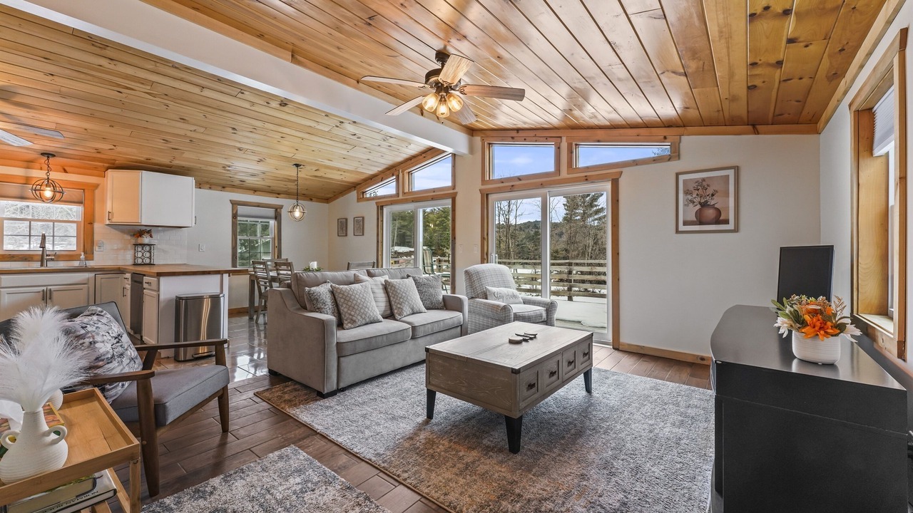 Photo of Livingroom in Lake Luzerne