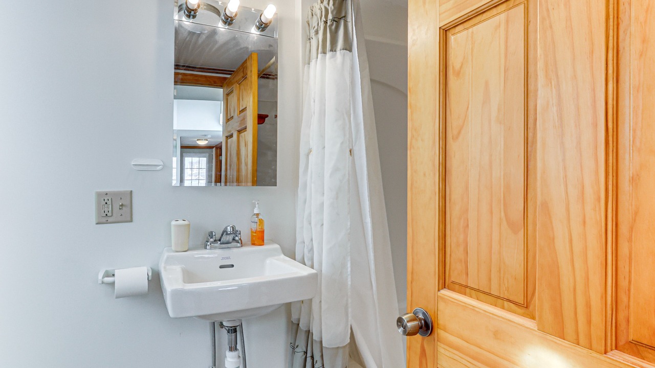 Photo of Bathroom in Old Lyme