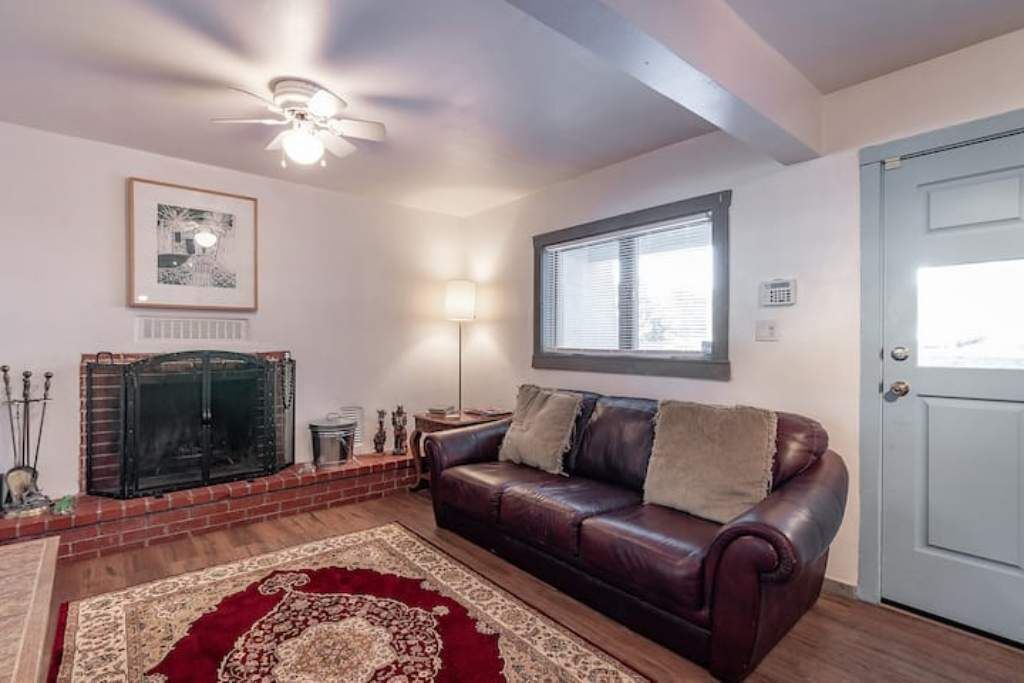 Photo of Livingroom in Northeast Santa Fe