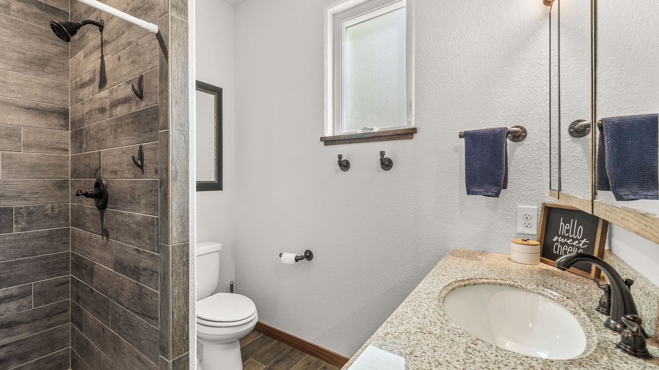 Photo of Bathroom in Gleason