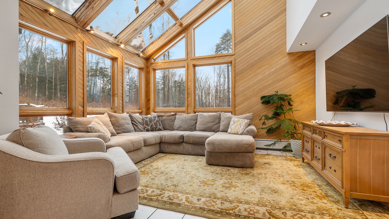 Photo of Livingroom in South Londonderry