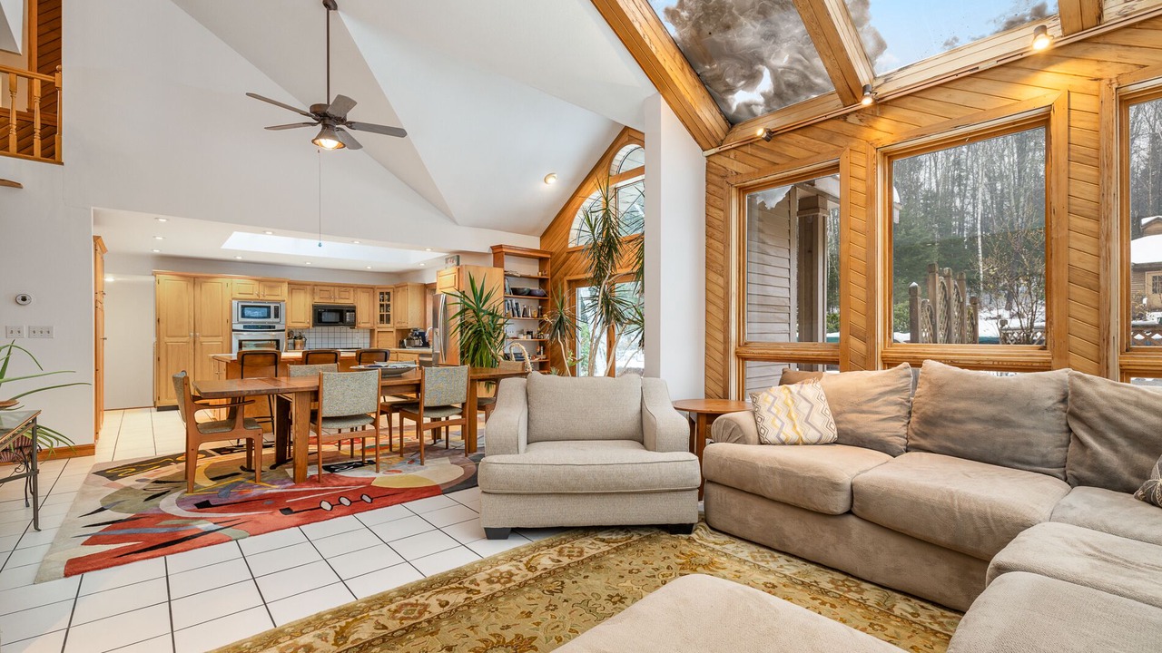 Photo of Livingroom in South Londonderry