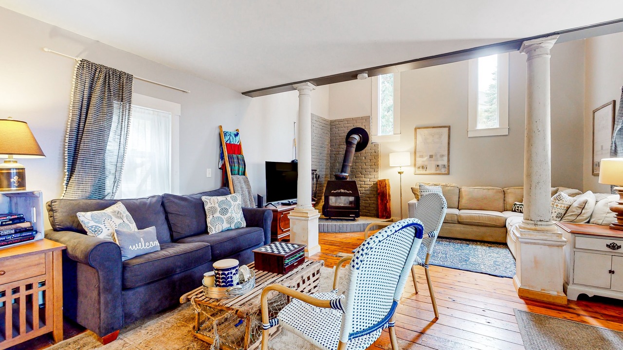 Photo of Livingroom in West Hartford