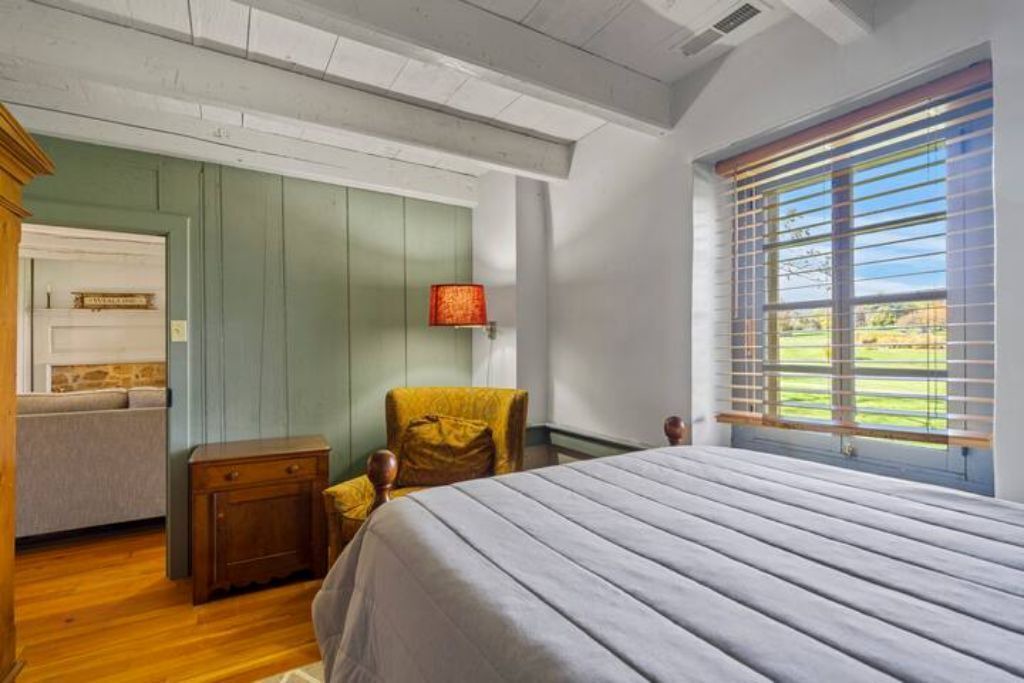 Photo of Bedroom in Round Hill