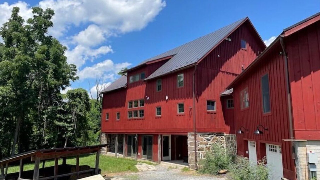 Photo of Outdoor in Round Hill