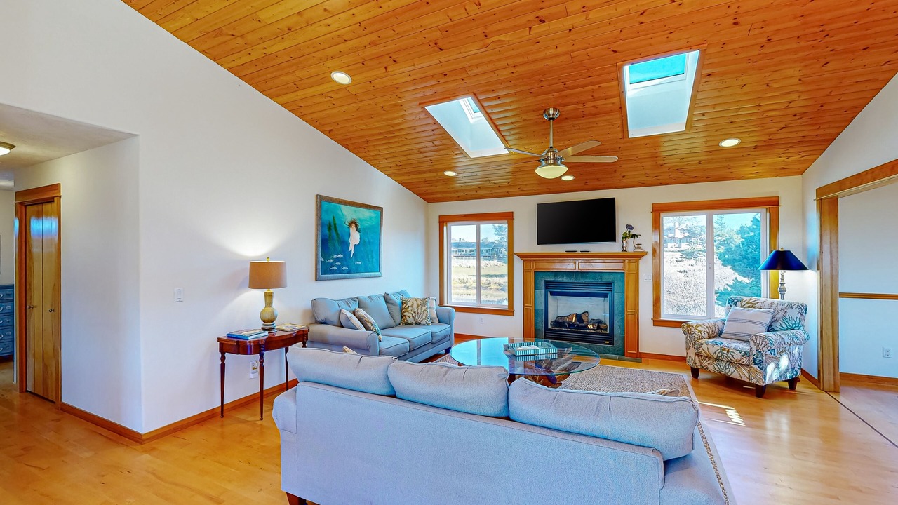 Photo of Livingroom in Warrenton