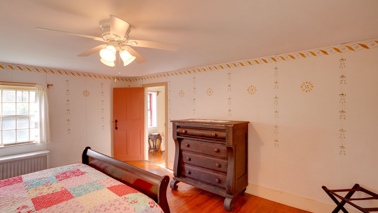 Photo of Bedroom in Canaan