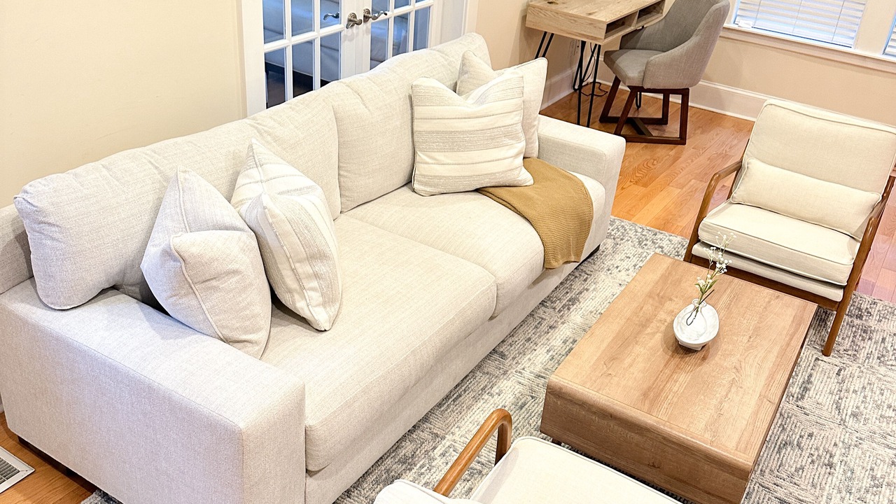 Photo of Livingroom in West New Haven