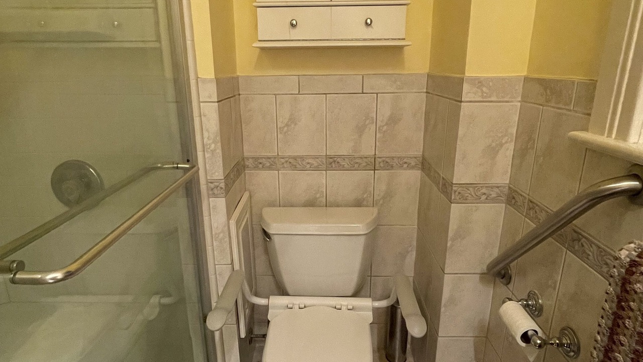 Photo of Bathroom in Melrose
