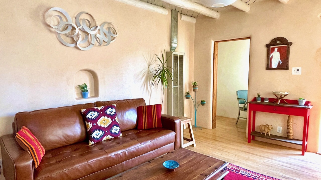 Photo of Livingroom in South Capitol