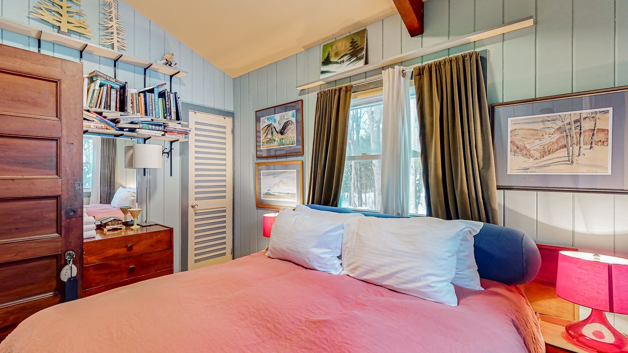 Photo of Bedroom in Stowe Hollow