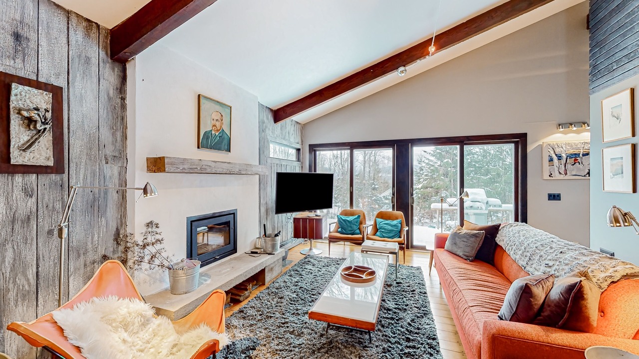 Photo of Livingroom in Stowe Hollow