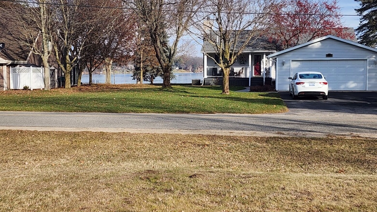 Photo of Outdoor in Canadian Lakes
