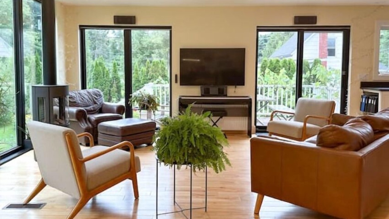 Photo of Livingroom in Burlington