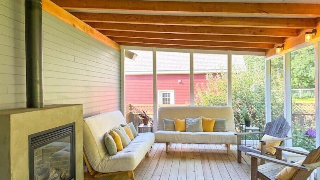 Photo of Livingroom in Burlington