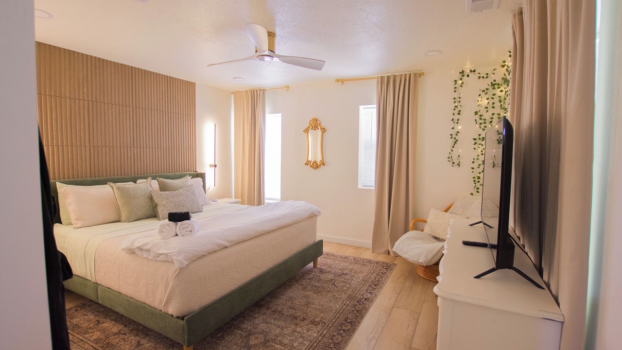 Photo of Bedroom in South Broadway