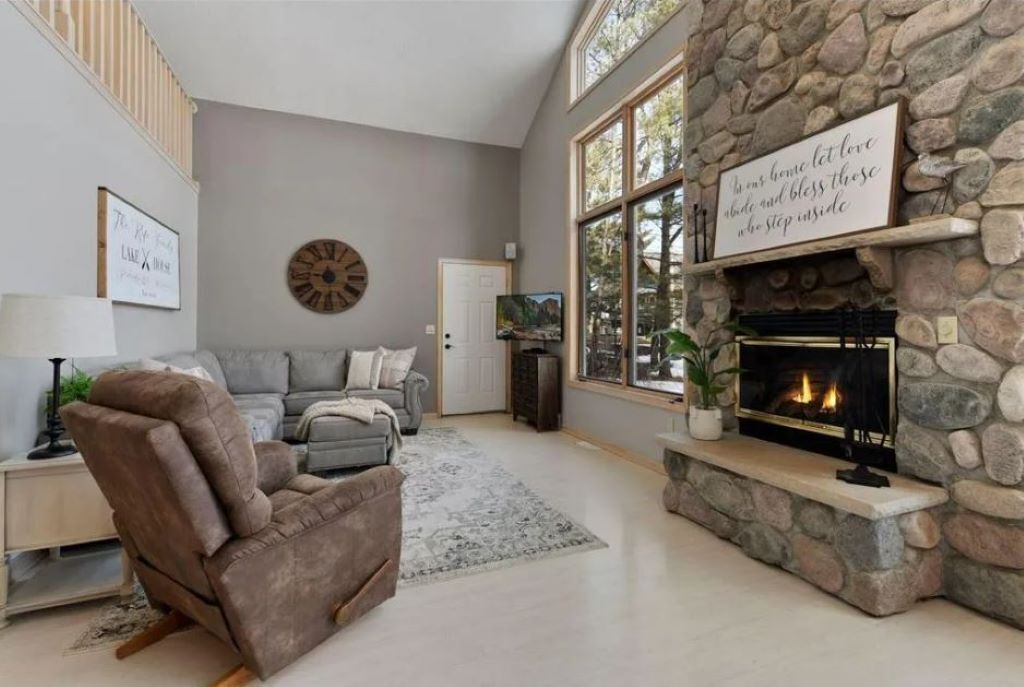 Photo of Livingroom in Deerwood