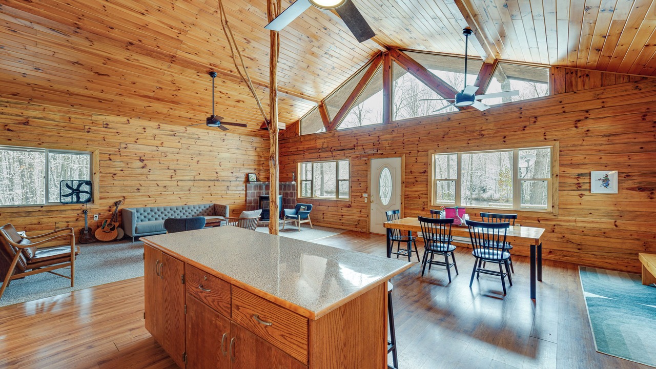 Photo of Livingroom in Oswegatchie