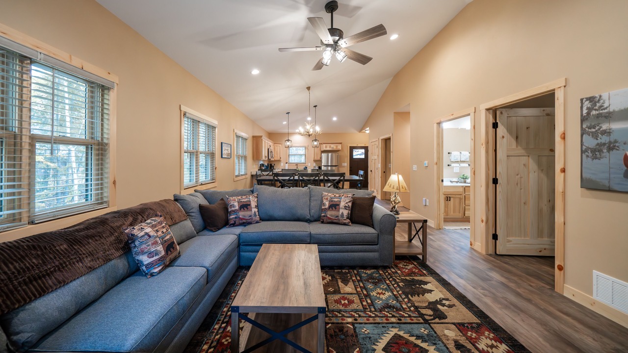 Photo of Livingroom in Cable
