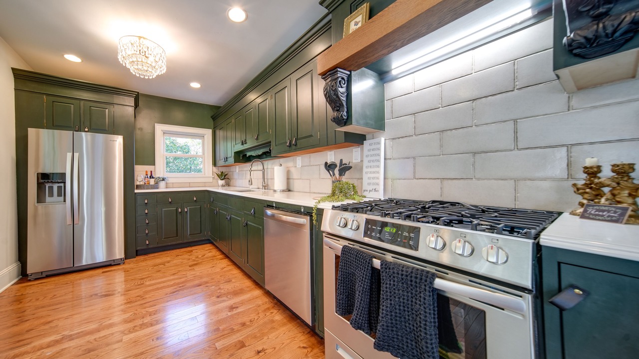Photo of Kitchen in Peninsula