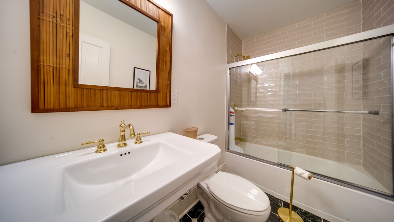 Photo of Bathroom in Peninsula