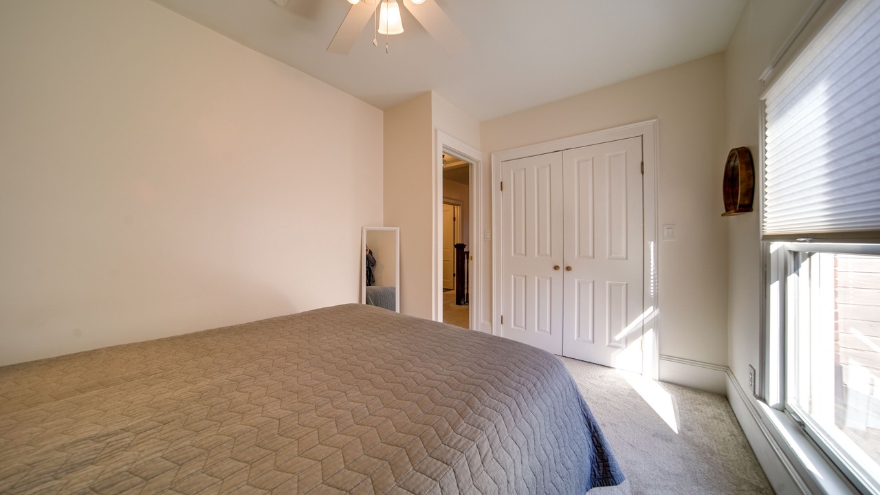 Photo of Bedroom in Peninsula