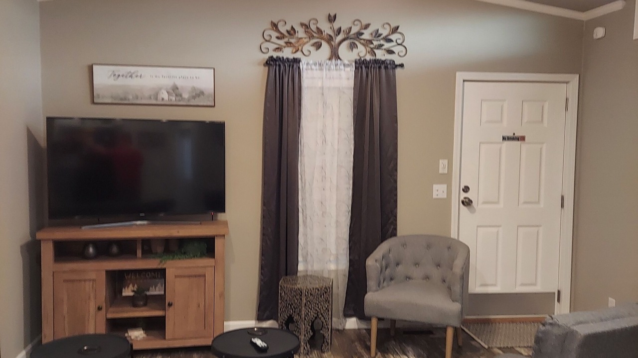 Photo of Livingroom in Edgewood