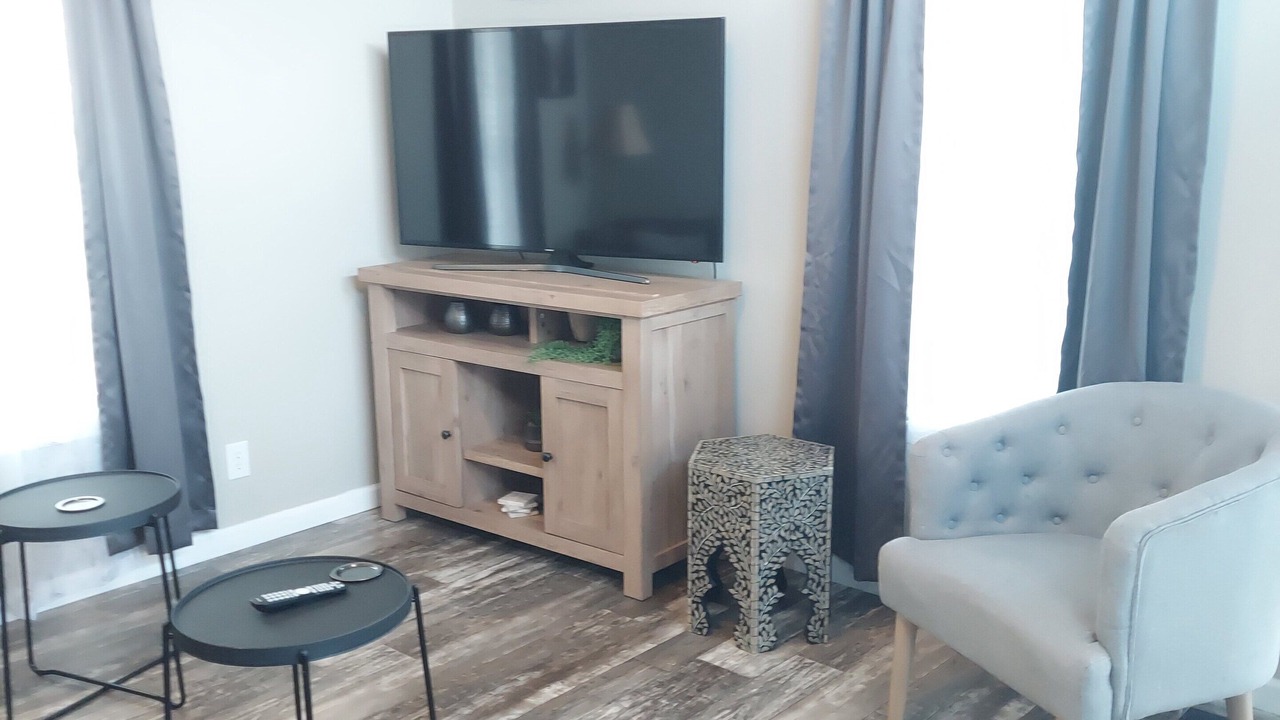 Photo of Livingroom in Edgewood