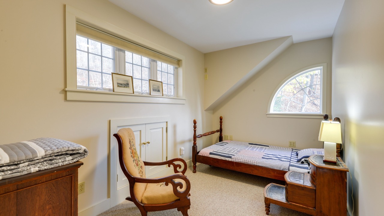 Photo of Bedroom in Drewsville